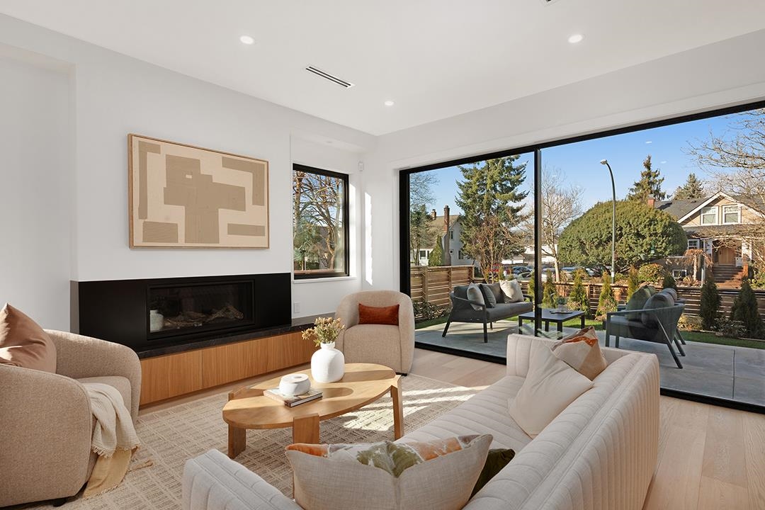 Dining Area Photo of 396 W 21 Avenue, Vancouver, BC