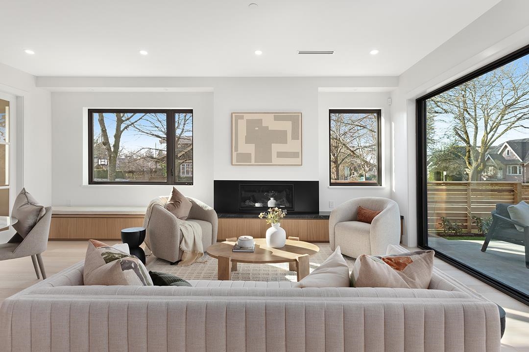 Family Room Photo of 396 W 21 Avenue, Vancouver, BC