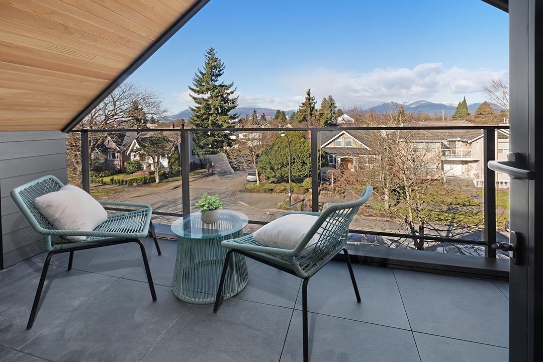 Garage Interior Photo of 396 W 21 Avenue, Vancouver, BC
