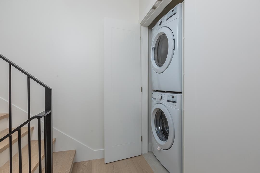 Hallway Photo of 396 W 21 Avenue, Vancouver, BC