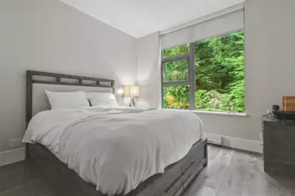 Garden / Landscaping Photo of 503 3315 Cypress Place, West Vancouver, BC