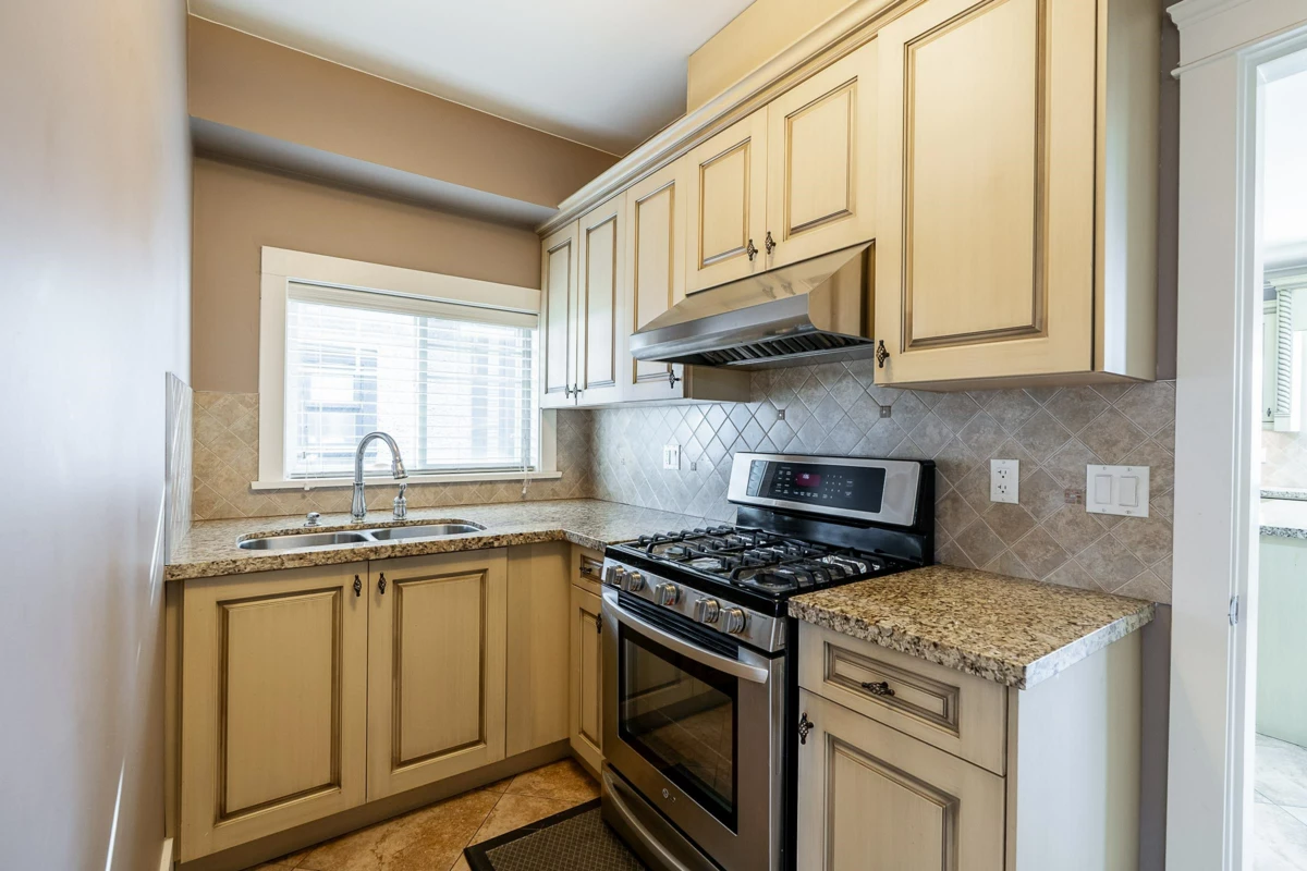Breakfast Nook Photo of 8588 Armstrong Avenue, Burnaby, BC