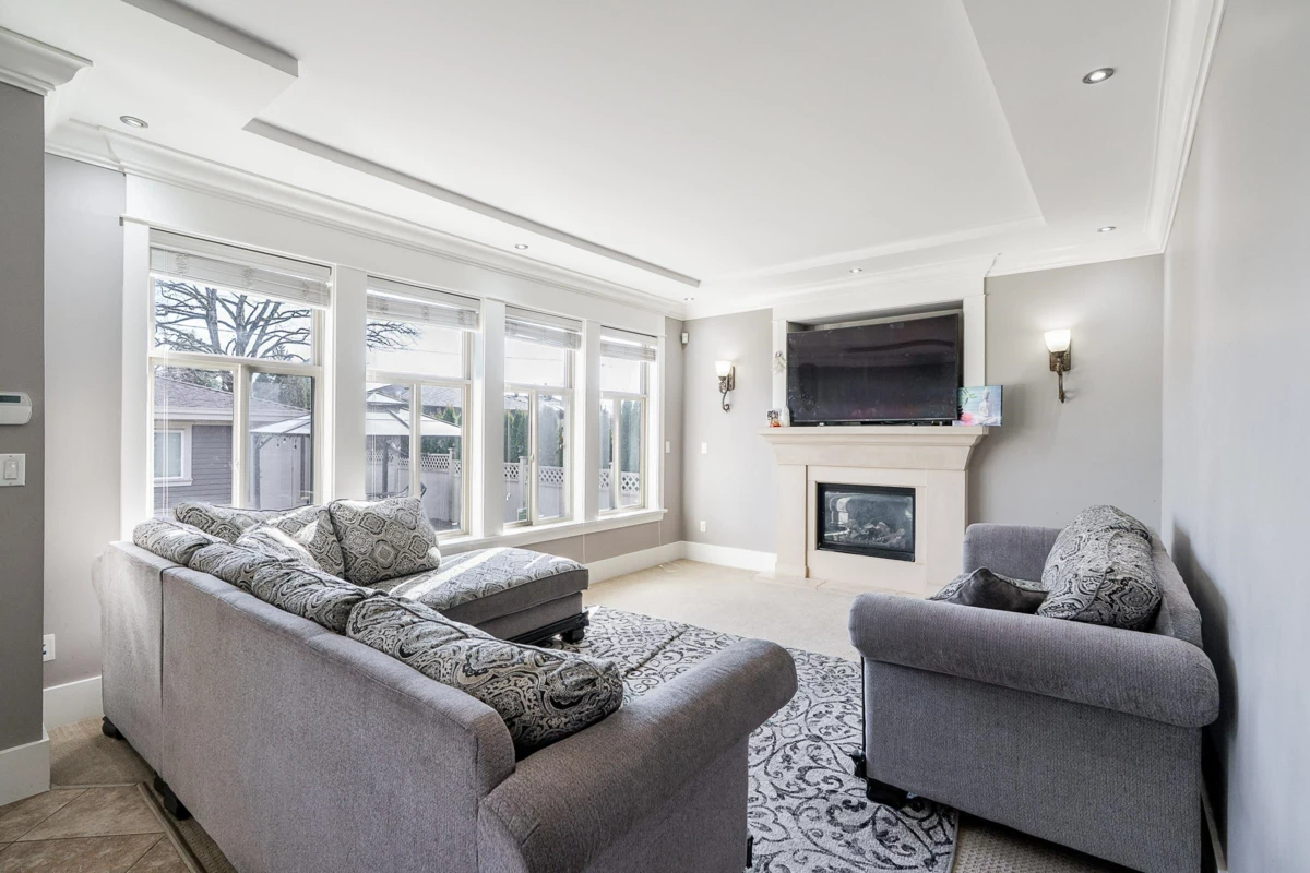 Dining Area Photo of 8588 Armstrong Avenue, Burnaby, BC