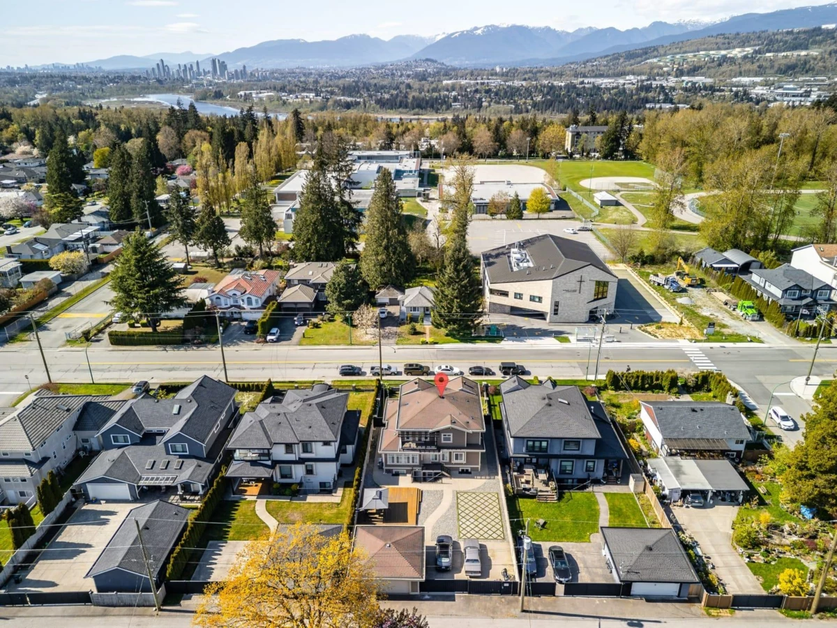 Entry Foyer Photo of 8588 Armstrong Avenue, Burnaby, BC