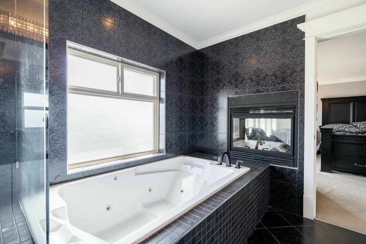 Primary Bathroom Photo of 8588 Armstrong Avenue, Burnaby, BC