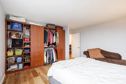 Walk-In Closet Photo of 1404 4160 Sardis Street, Burnaby, BC