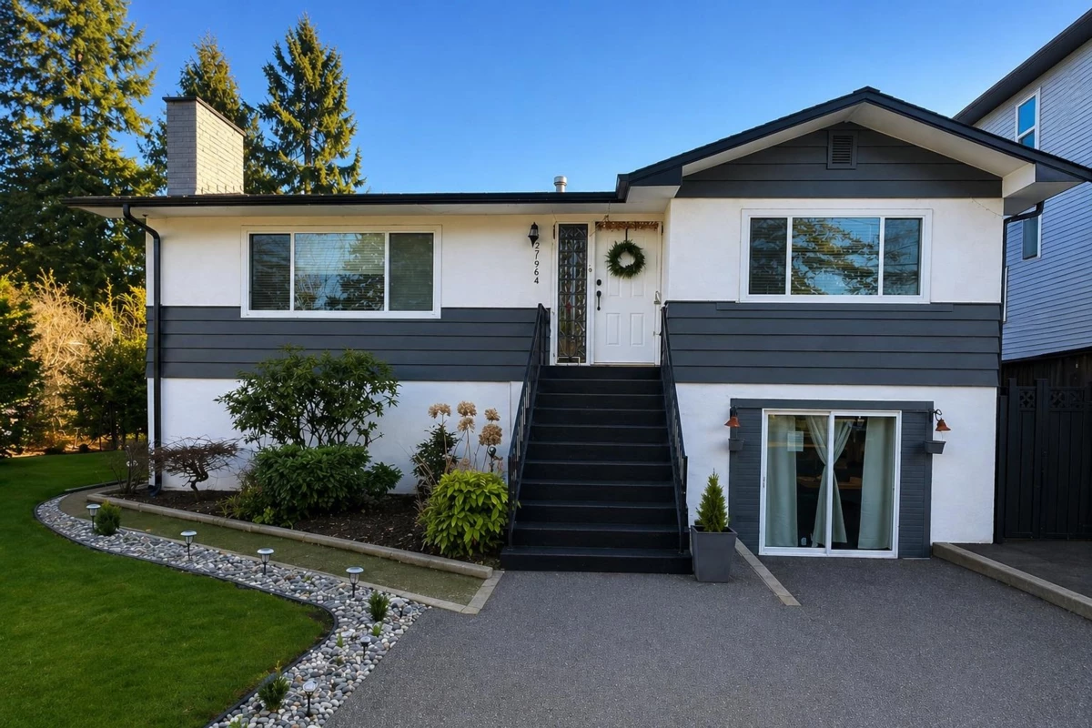 Exterior Front Photo of 27964 Ledunne Avenue, Abbotsford, BC