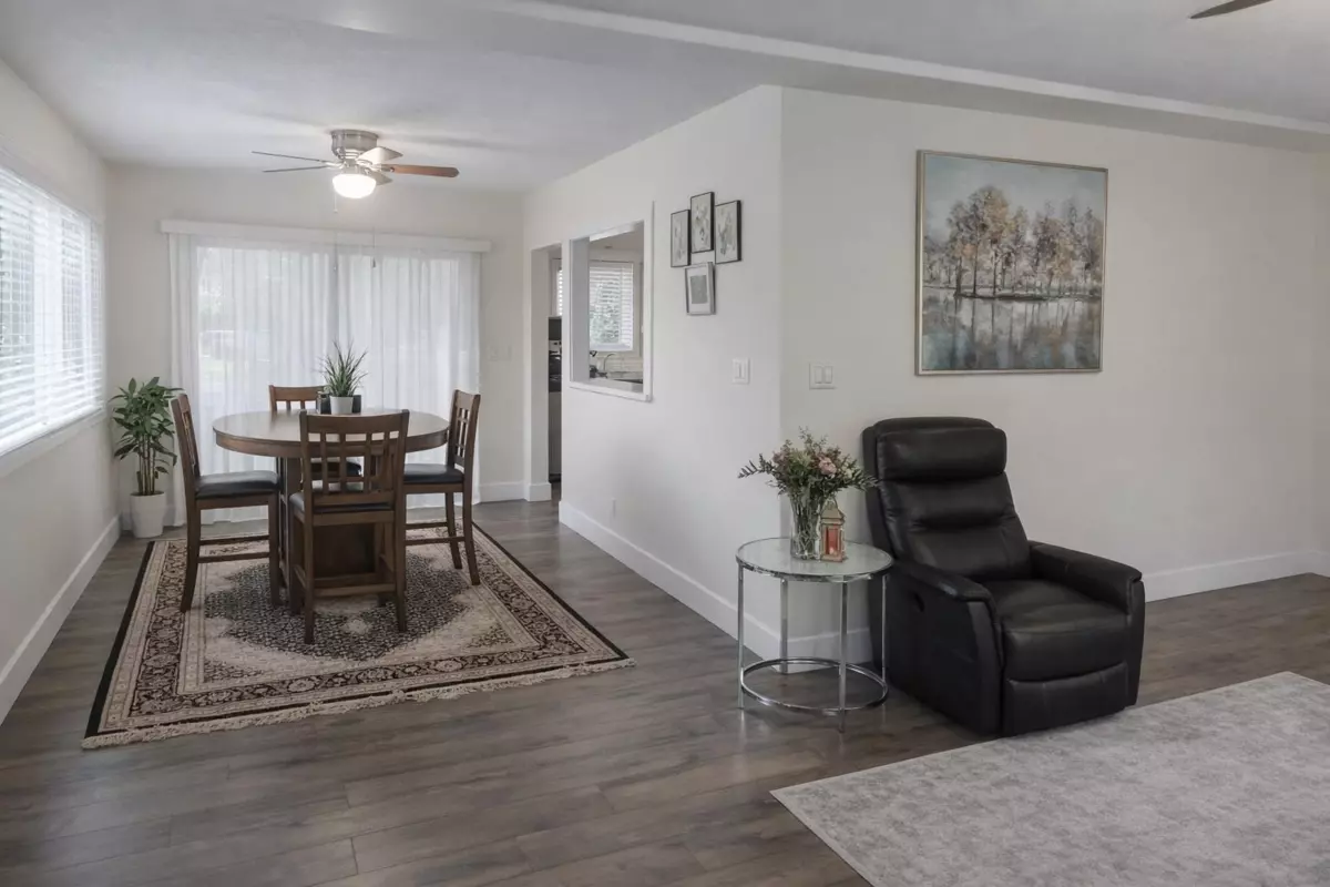 Family Room Photo of 27964 Ledunne Avenue, Abbotsford, BC