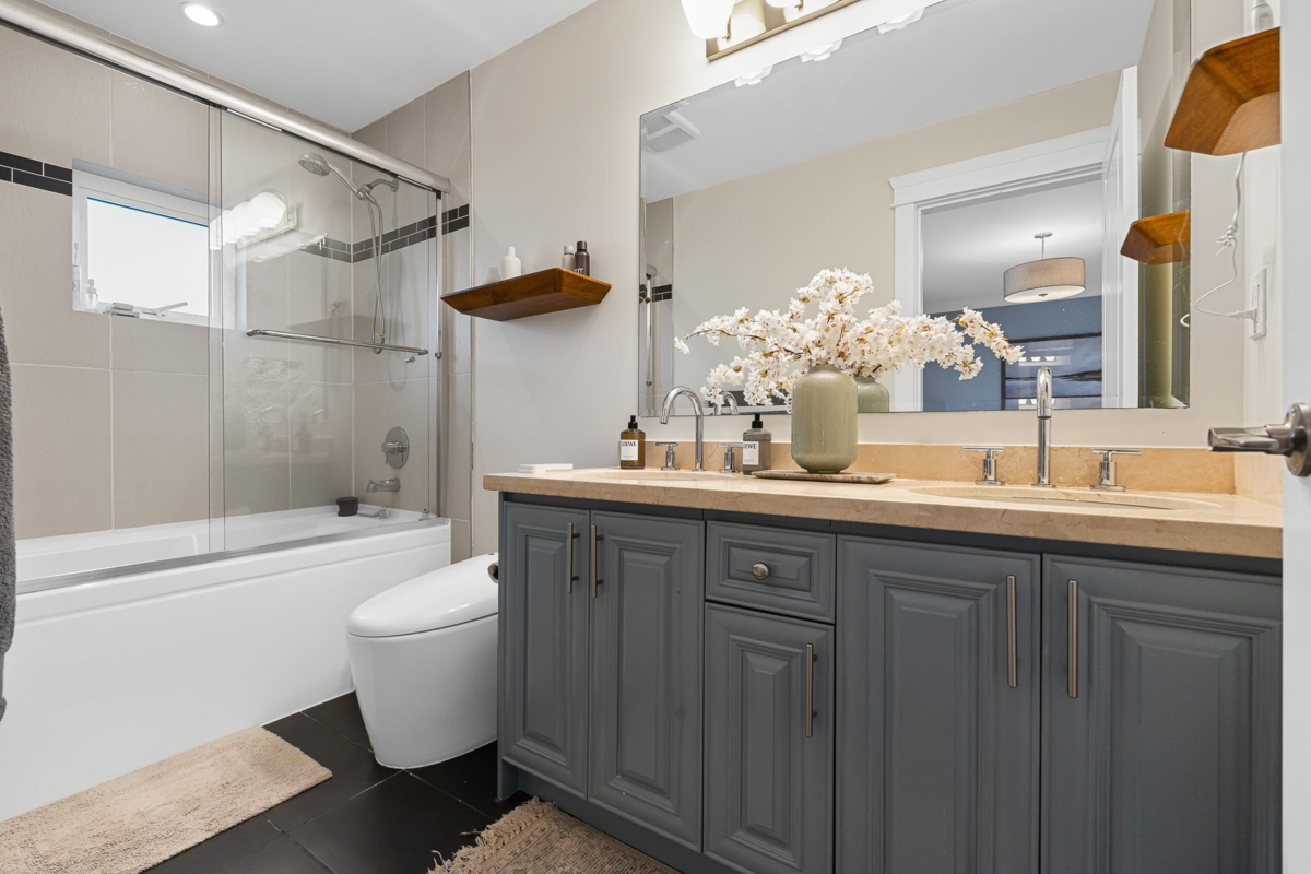 Guest Bathroom Photo of 307 E 6th Street, North Vancouver, BC