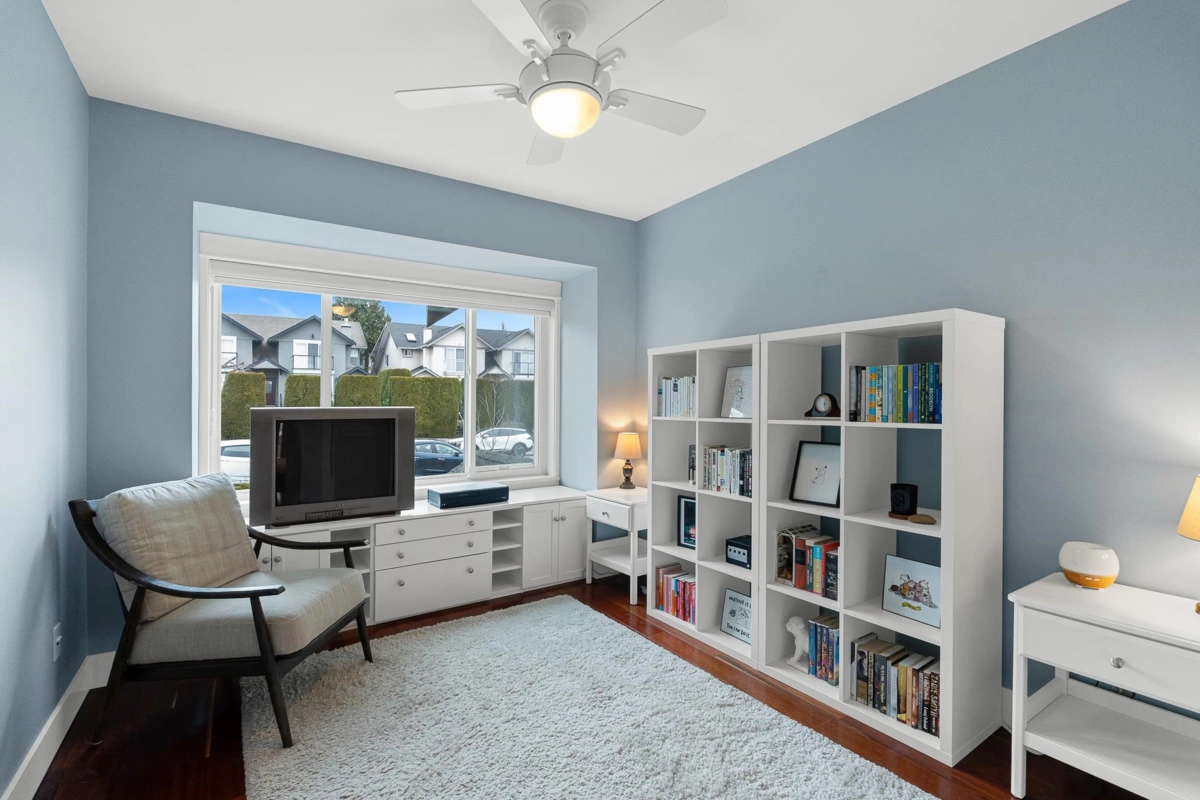 Office / Den Photo of 307 E 6th Street, North Vancouver, BC