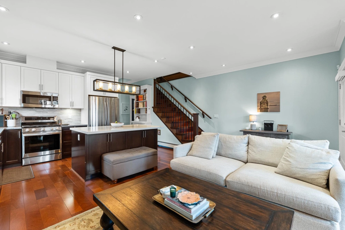 Primary Bathroom Photo of 307 E 6th Street, North Vancouver, BC