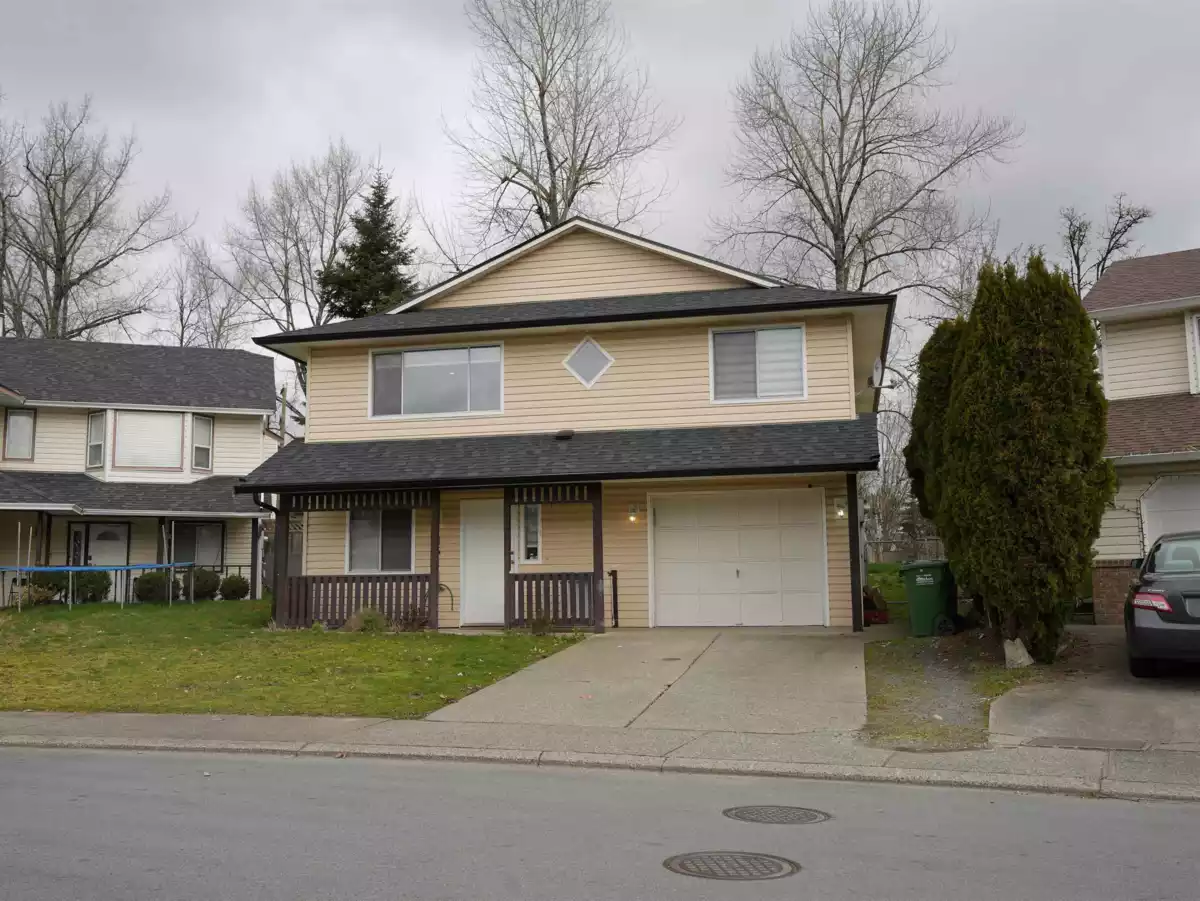 Living Room Photo of 2854 Gardner Court, Abbotsford, BC