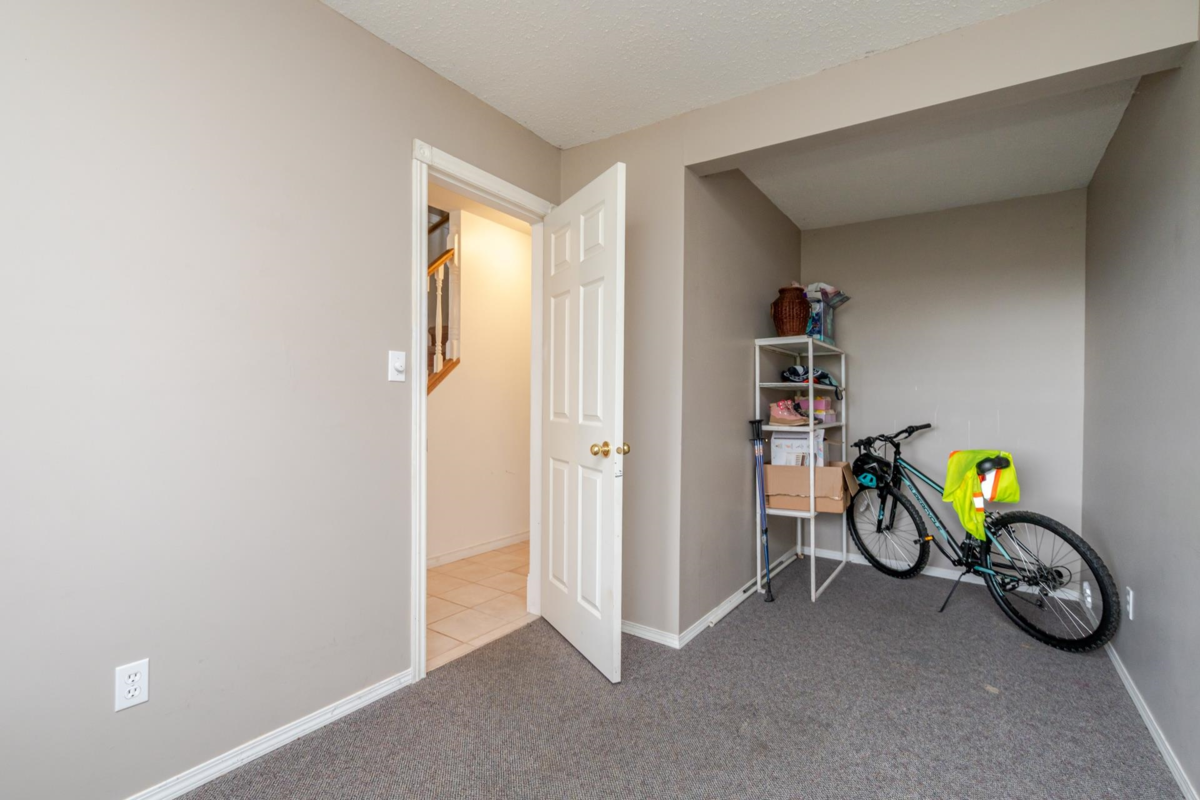 Backyard Photo of 35543 Dina Place, Abbotsford, BC