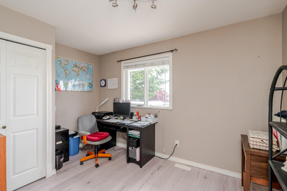 Garage Interior Photo of 35543 Dina Place, Abbotsford, BC