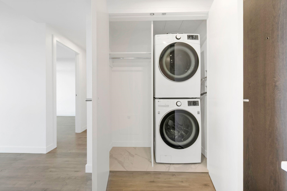 Breakfast Nook Photo of 1207 200 Klahanie Court, West Vancouver, BC