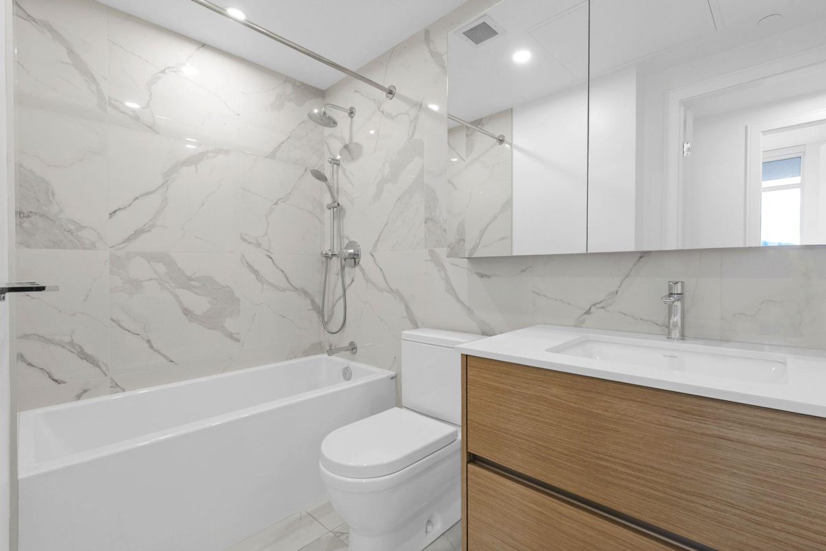 Guest Bathroom Photo of 1207 200 Klahanie Court, West Vancouver, BC