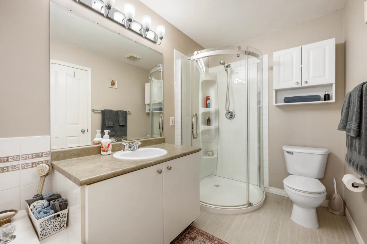 Bedroom 2 Photo of 24320 102a Avenue, Maple Ridge, BC