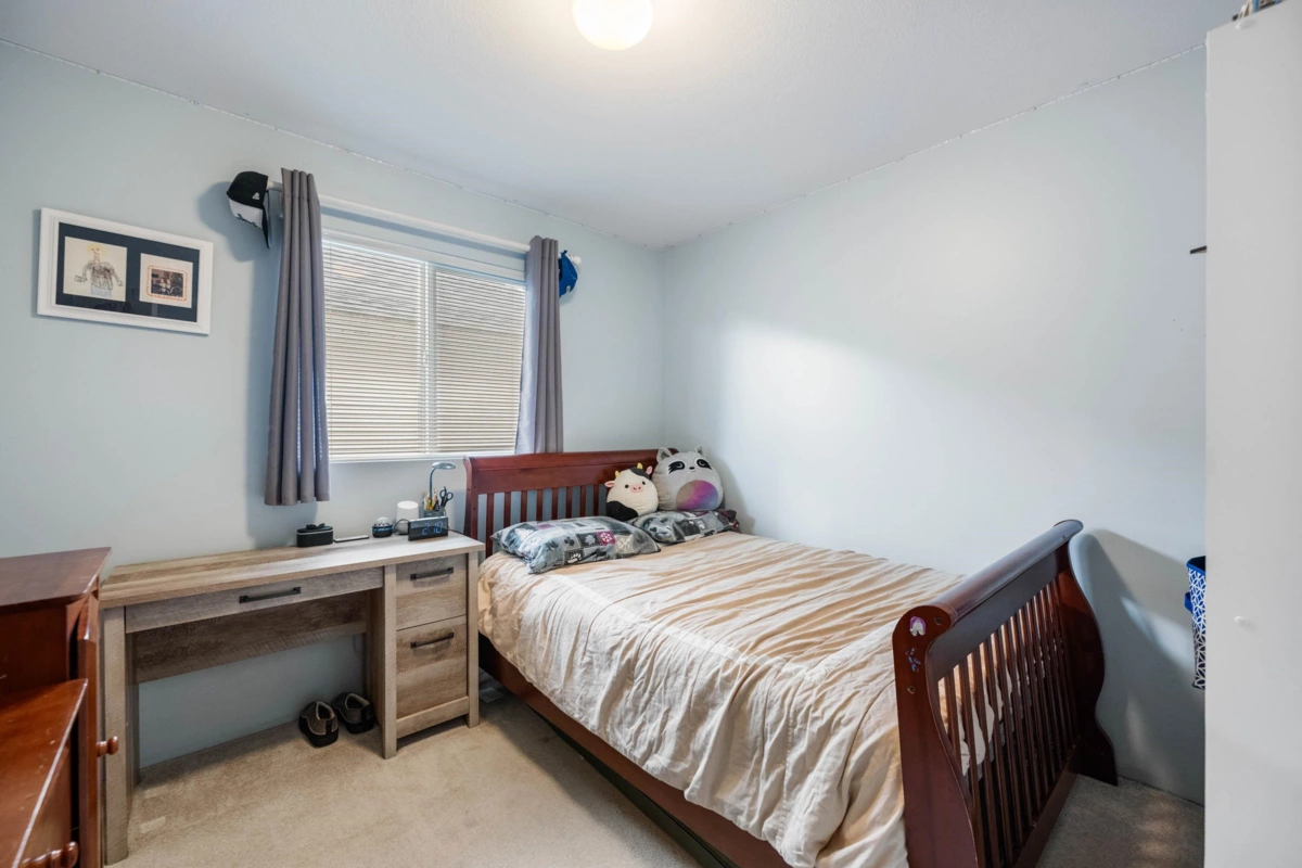 Bedroom 3 Photo of 24320 102a Avenue, Maple Ridge, BC