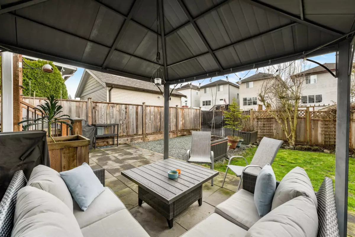 Mudroom Photo of 24320 102a Avenue, Maple Ridge, BC