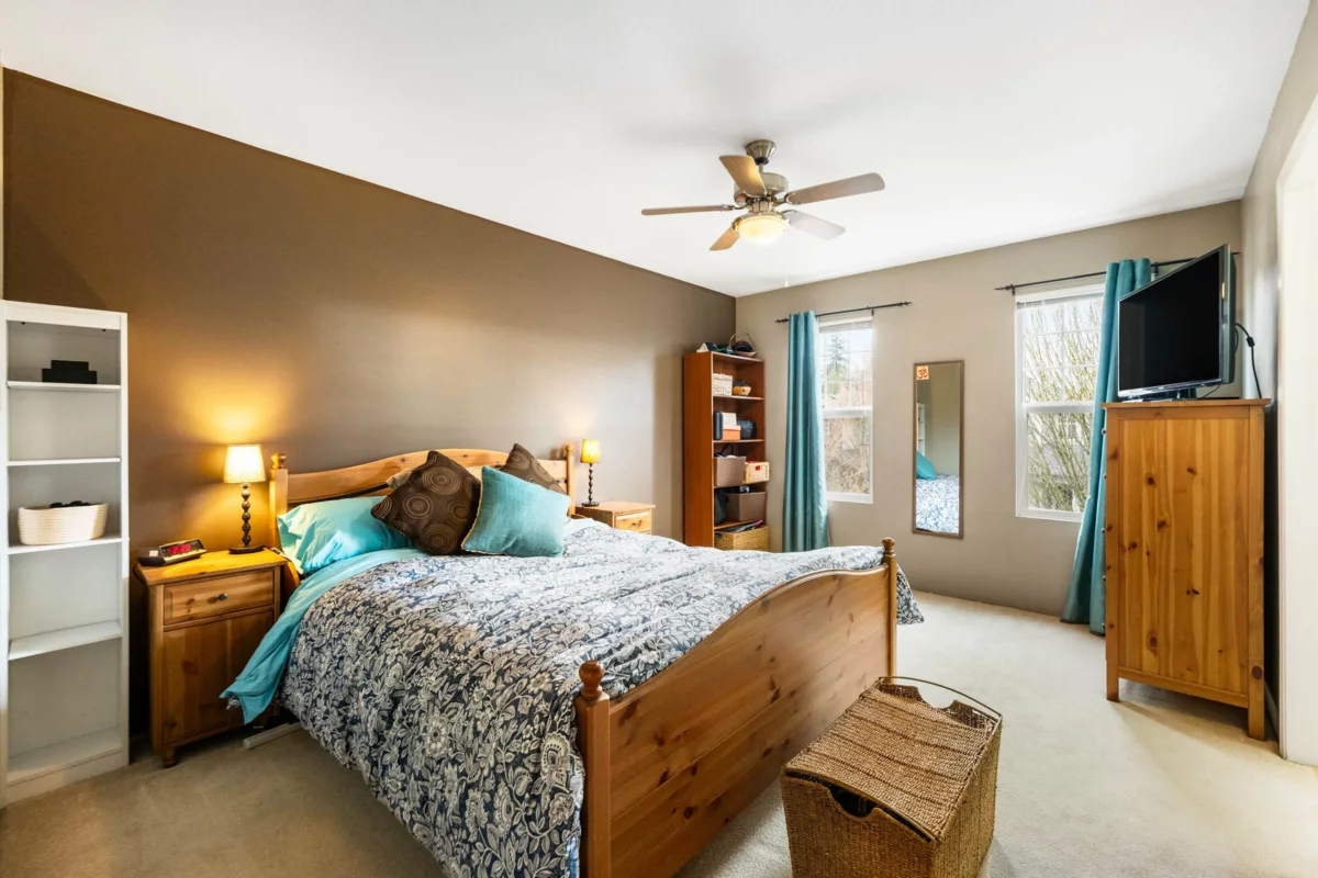 Primary Bathroom Photo of 24320 102a Avenue, Maple Ridge, BC