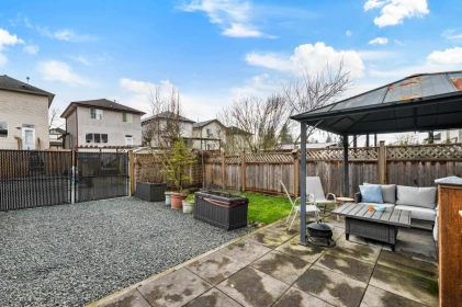 Laundry Room Photo of 24320 102a Avenue, Maple Ridge, BC