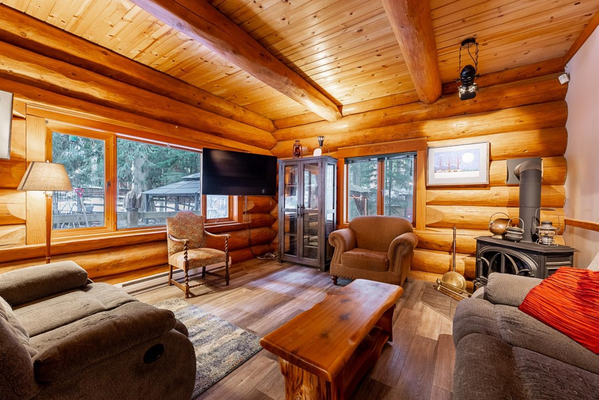 Dining Area Photo of 71692 Cone Court, Sunshine Valley, BC