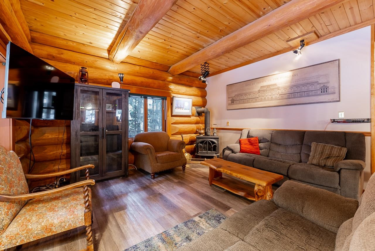 Family Room Photo of 71692 Cone Court, Sunshine Valley, BC