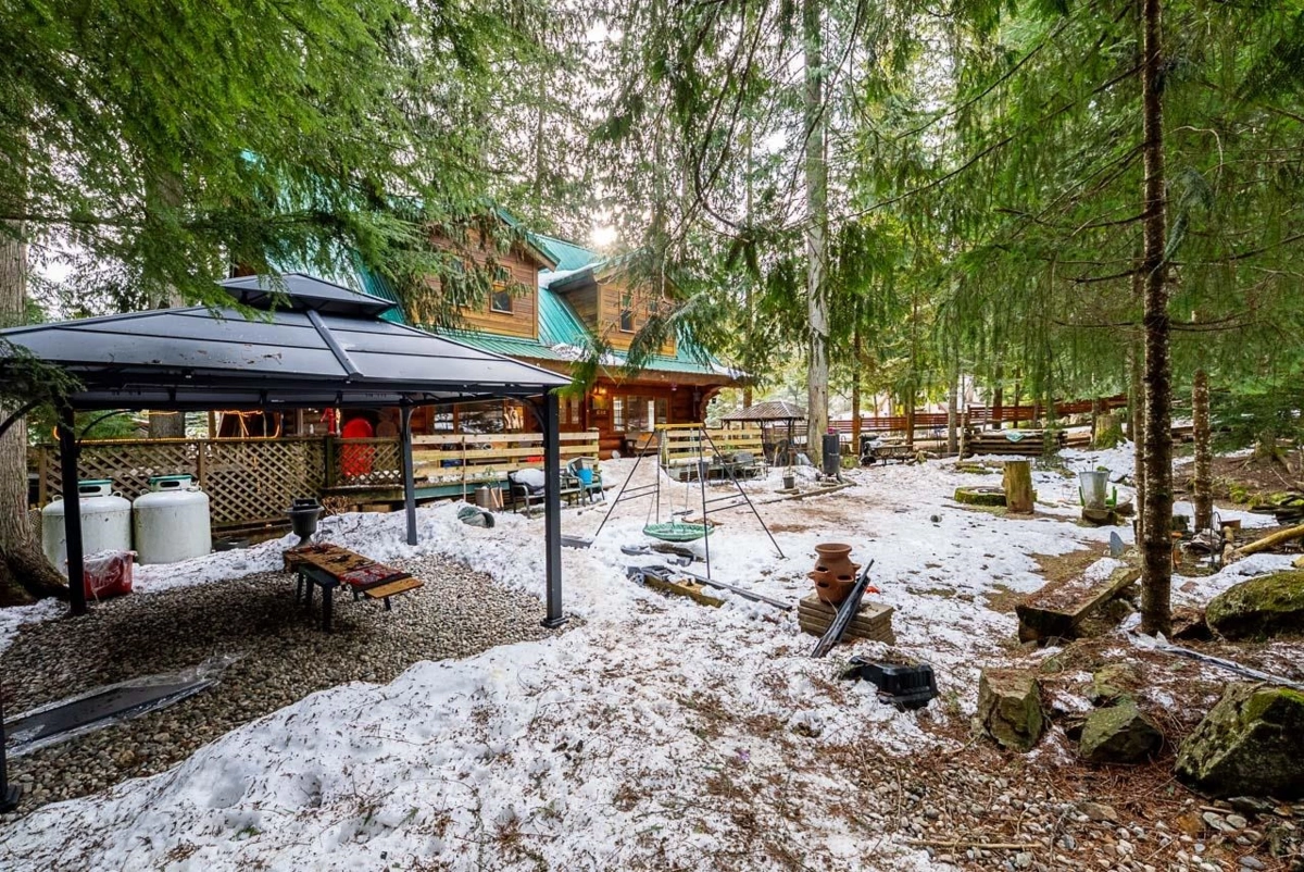 Outdoor Kitchen Photo of 71692 Cone Court, Sunshine Valley, BC
