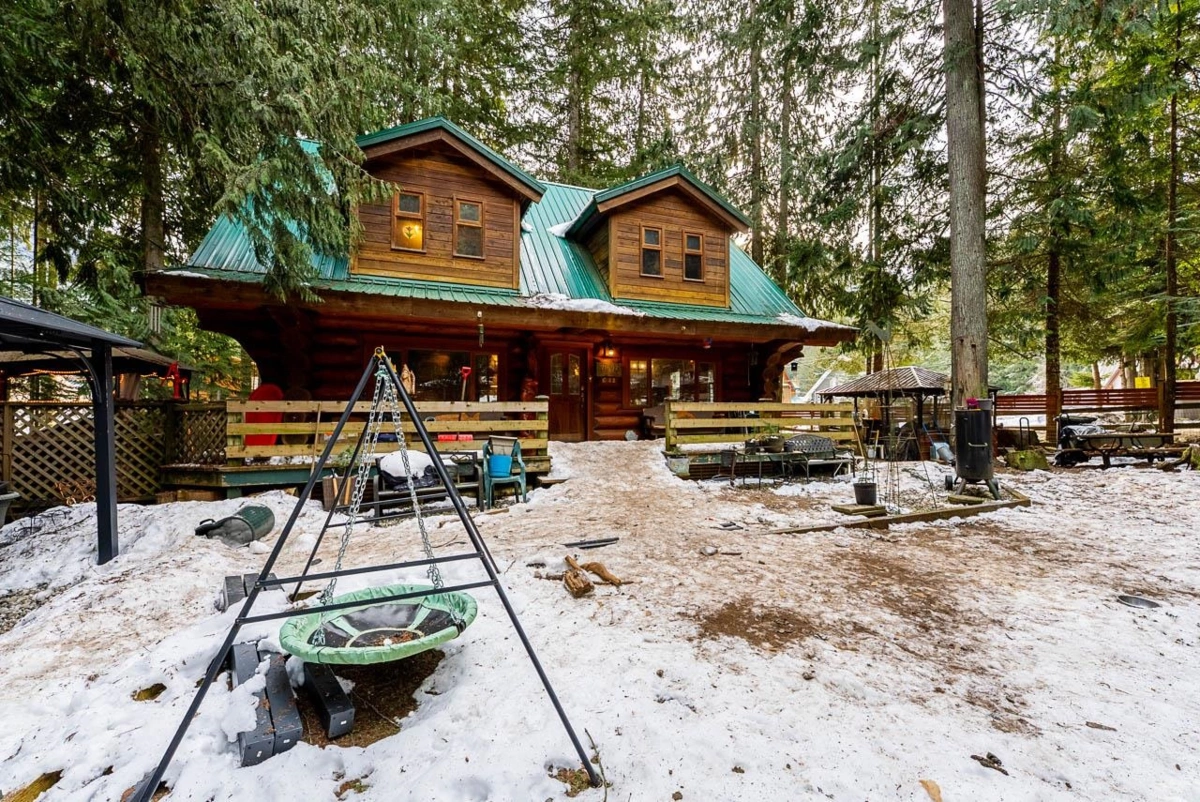 Swimming Pool Photo of 71692 Cone Court, Sunshine Valley, BC
