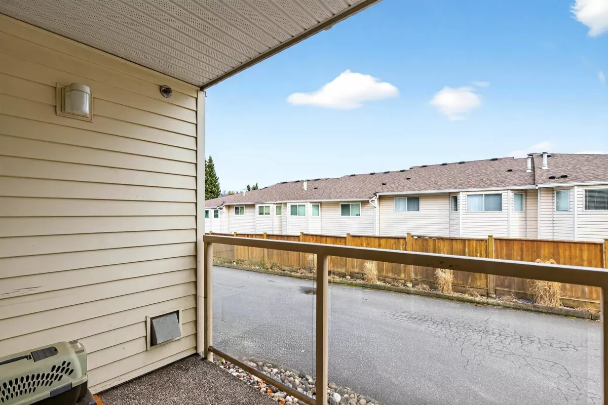 Basement Recreation Room Photo of 101 22275 123 Avenue, Maple Ridge, BC