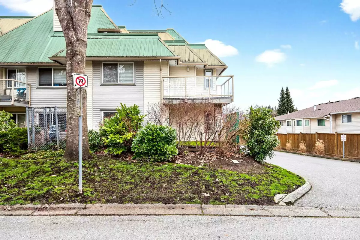 Dining Area Photo of 101 22275 123 Avenue, Maple Ridge, BC