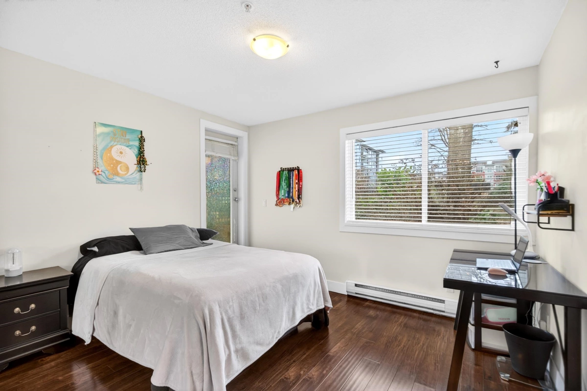 Entry Foyer Photo of 101 22275 123 Avenue, Maple Ridge, BC