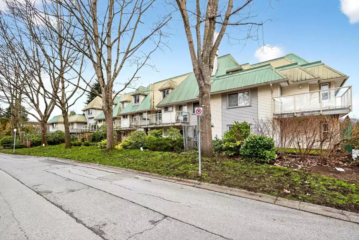Family Room Photo of 101 22275 123 Avenue, Maple Ridge, BC