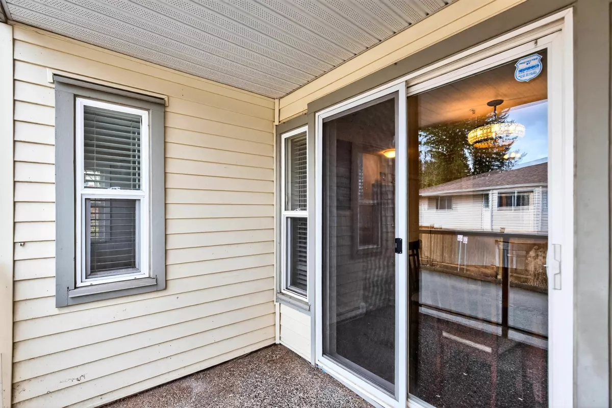 Mudroom Photo of 101 22275 123 Avenue, Maple Ridge, BC
