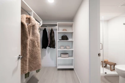 Powder Room Photo of 303 2419 Grant Street, Vancouver, BC
