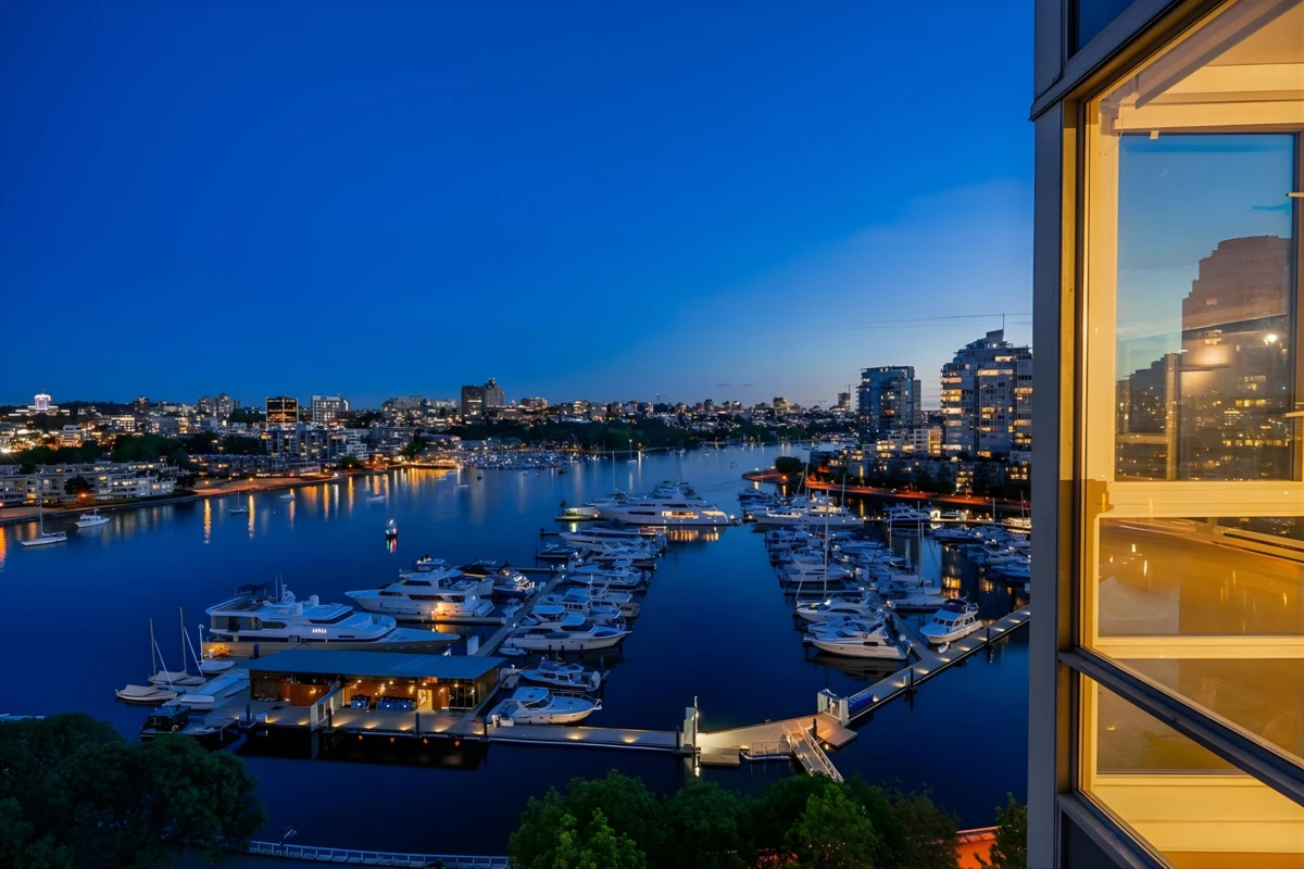 Kitchen Island Photo of 1507 1033 Marinaside Crescent, Vancouver, BC