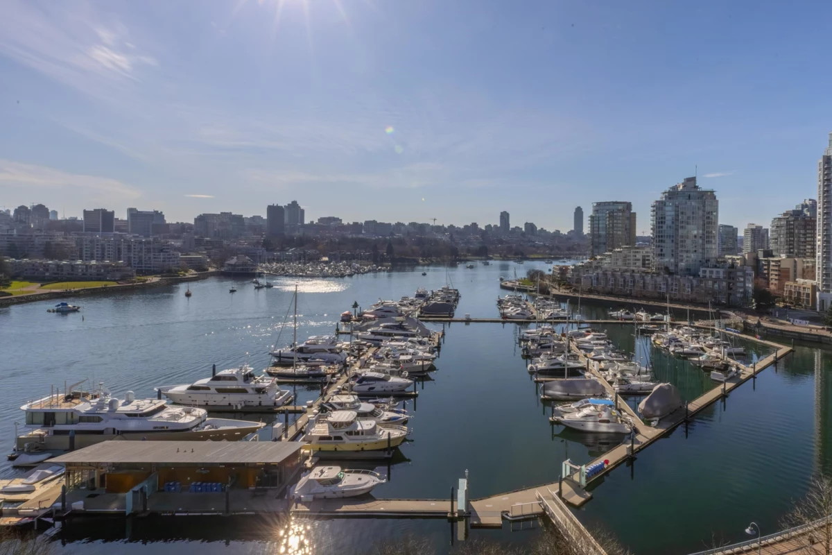 Kitchen Photo of 1507 1033 Marinaside Crescent, Vancouver, BC