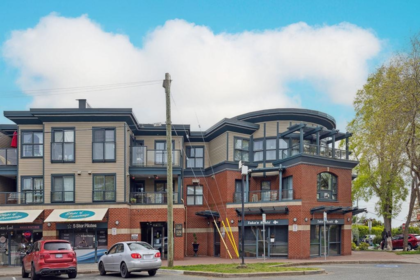 Front exterior of 220 15210 Pacific Avenue, White Rock, BC