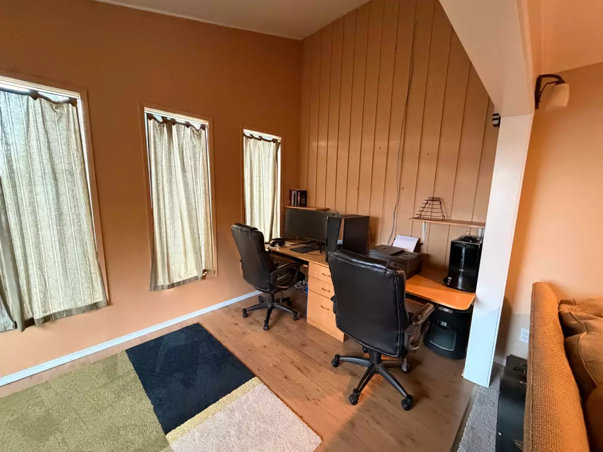 Breakfast Nook Photo of 4898 Sunshine Coast Highway, Sechelt, BC