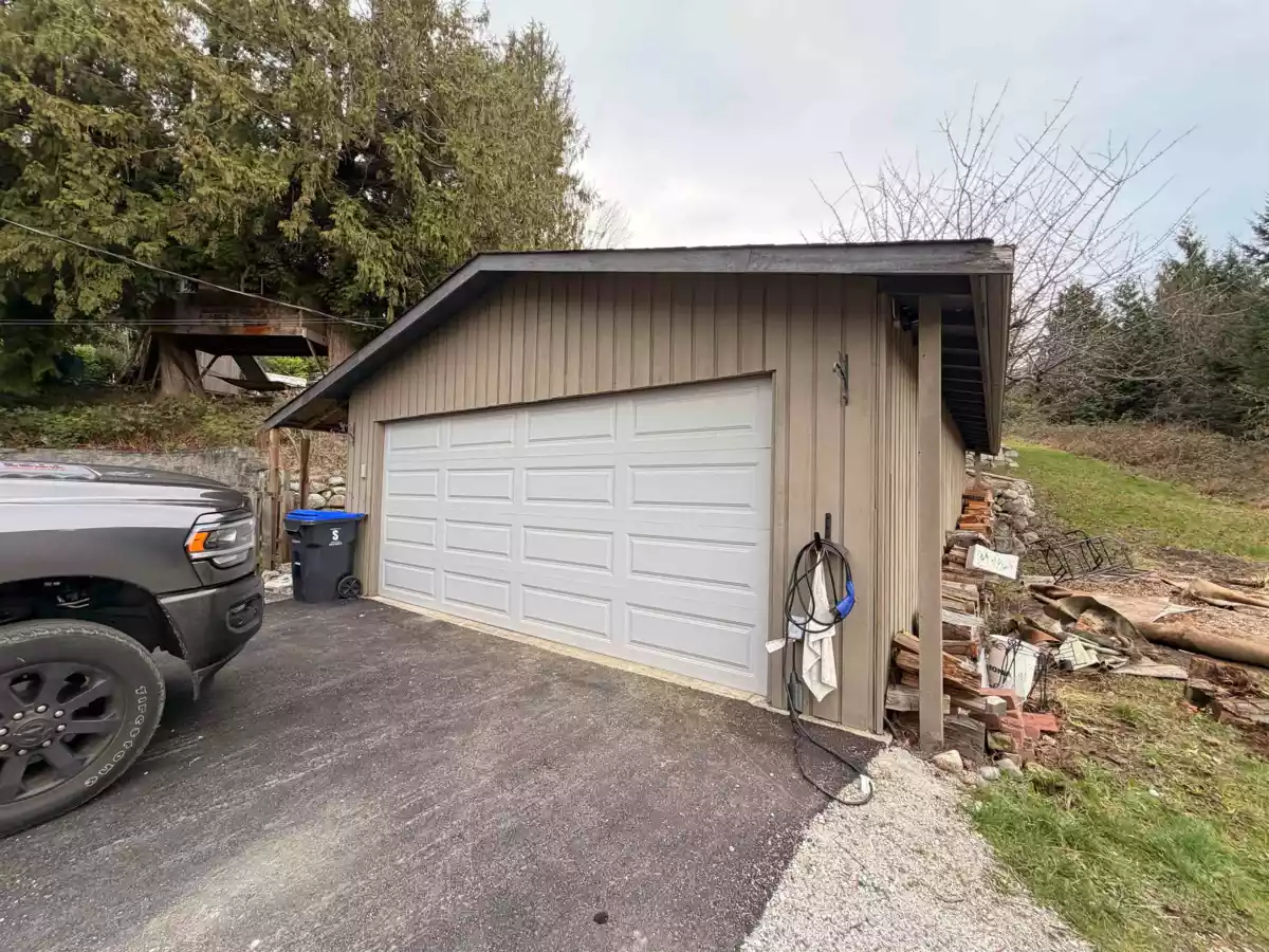 Hallway Photo of 4898 Sunshine Coast Highway, Sechelt, BC
