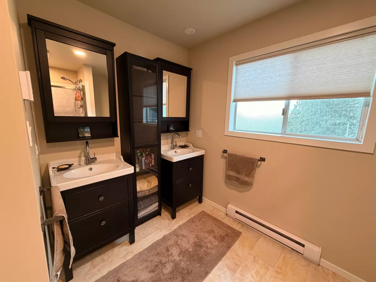 Primary Bathroom Photo of 4898 Sunshine Coast Highway, Sechelt, BC