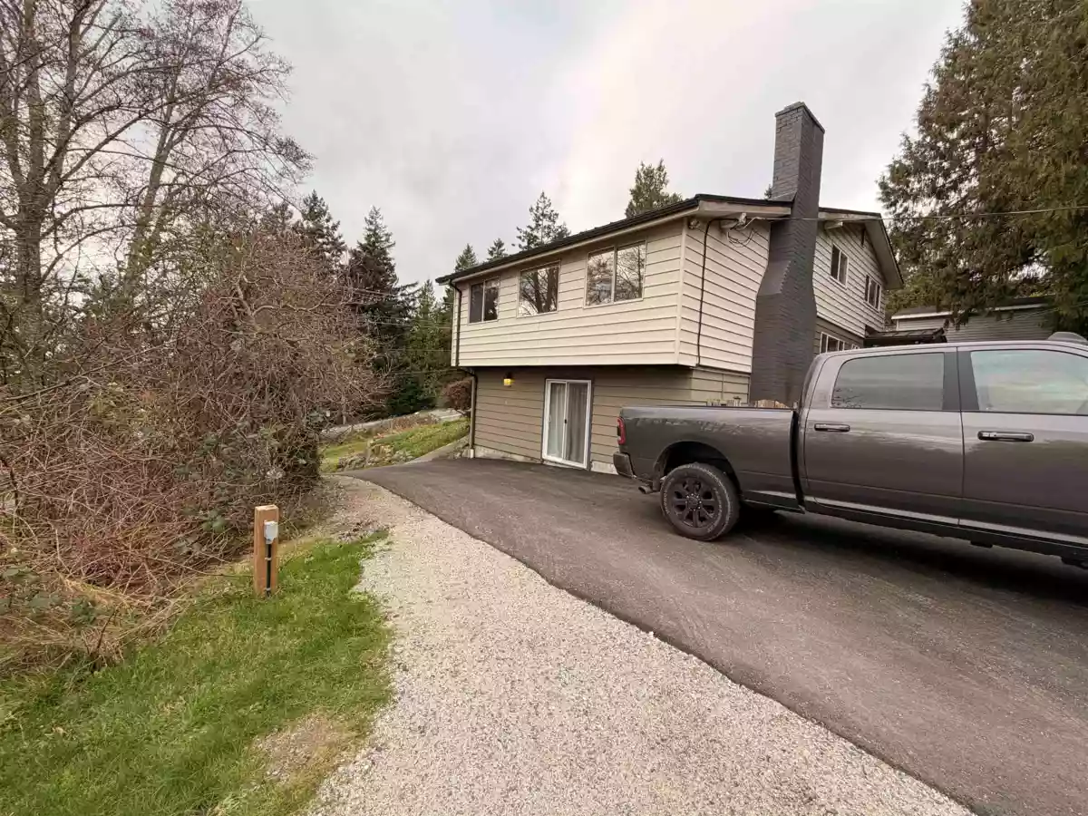 Staircase Photo of 4898 Sunshine Coast Highway, Sechelt, BC
