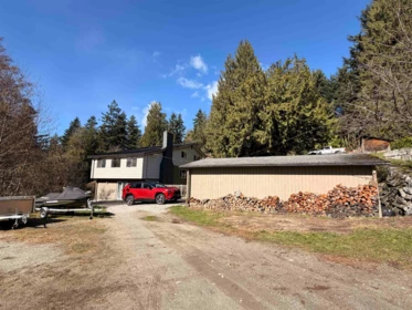 Hot Tub / Spa Photo of 4898 Sunshine Coast Highway, Sechelt, BC