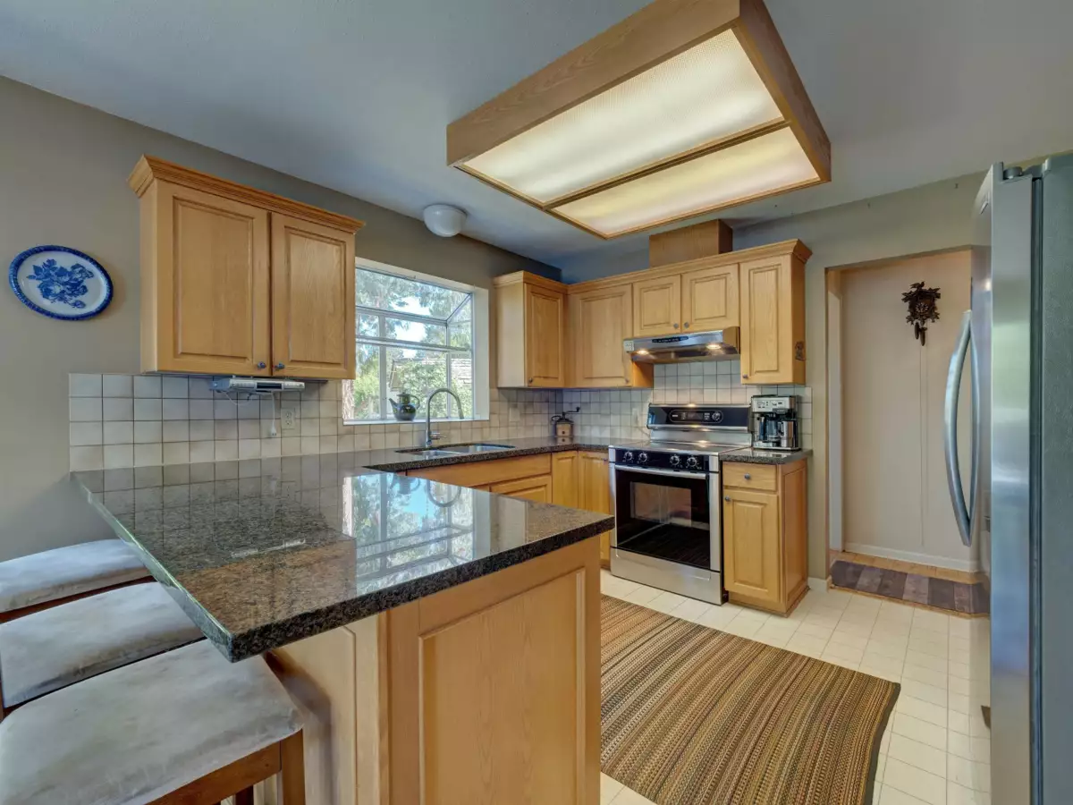 Basement Recreation Room Photo of 6448 N Gale Avenue, Sechelt, BC