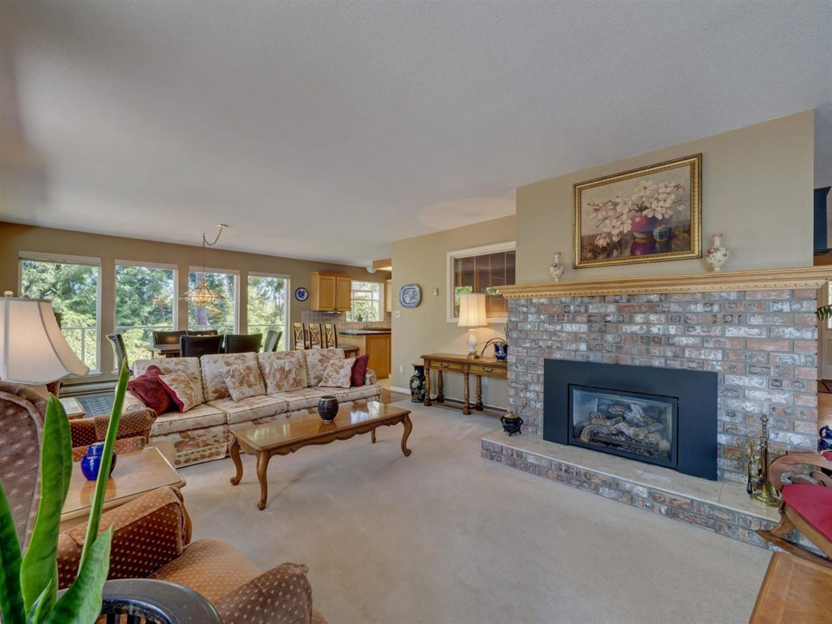 Guest Bathroom Photo of 6448 N Gale Avenue, Sechelt, BC
