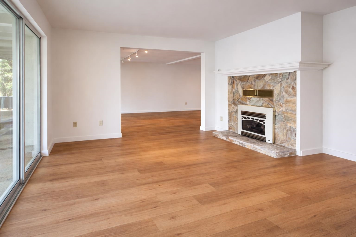 Hot Tub / Spa Photo of 6448 N Gale Avenue, Sechelt, BC