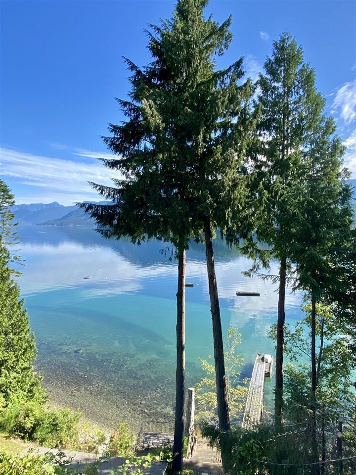 Kitchen Photo of 6448 N Gale Avenue, Sechelt, BC