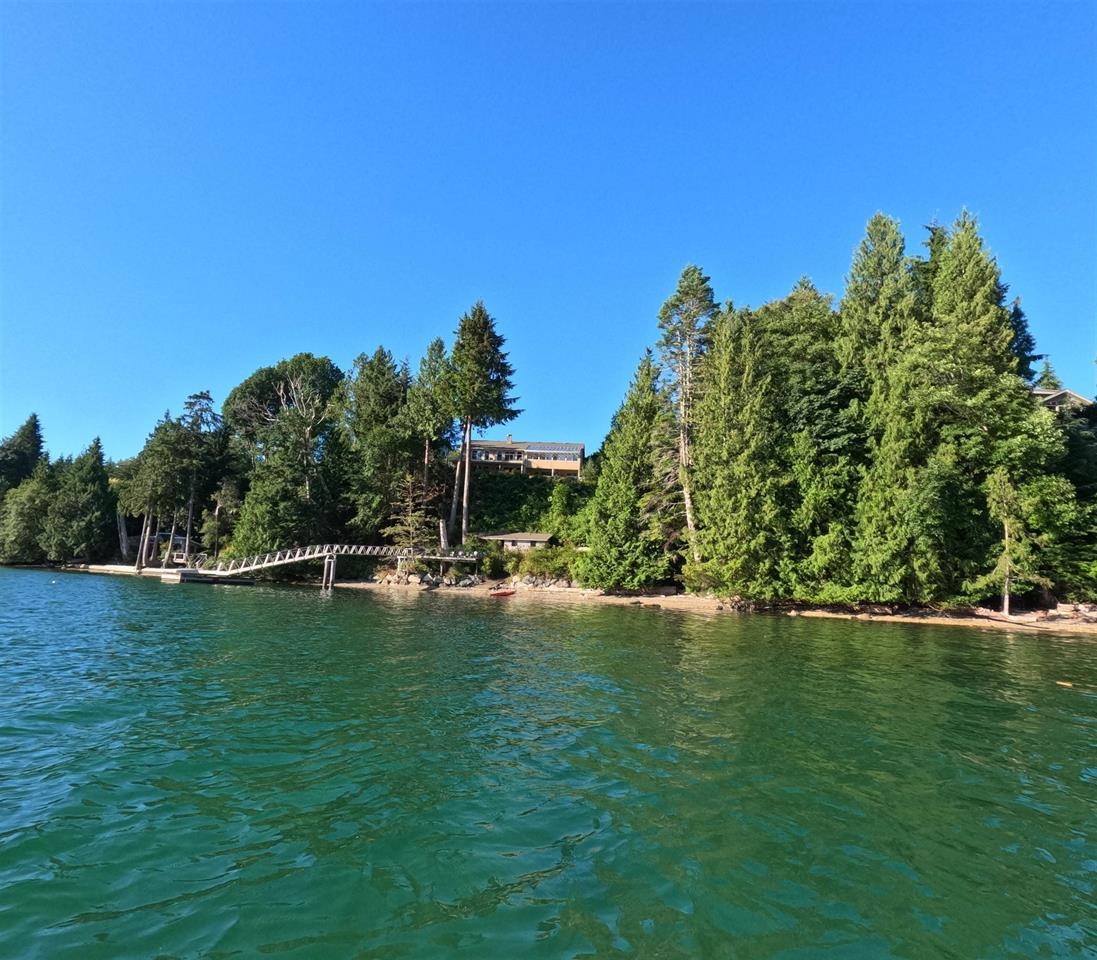 Living Room Photo of 6448 N Gale Avenue, Sechelt, BC