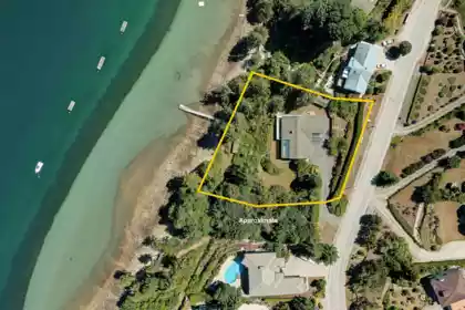 6448 N Gale Avenue, Sechelt, BC, Sechelt — Single Family Residence for sale