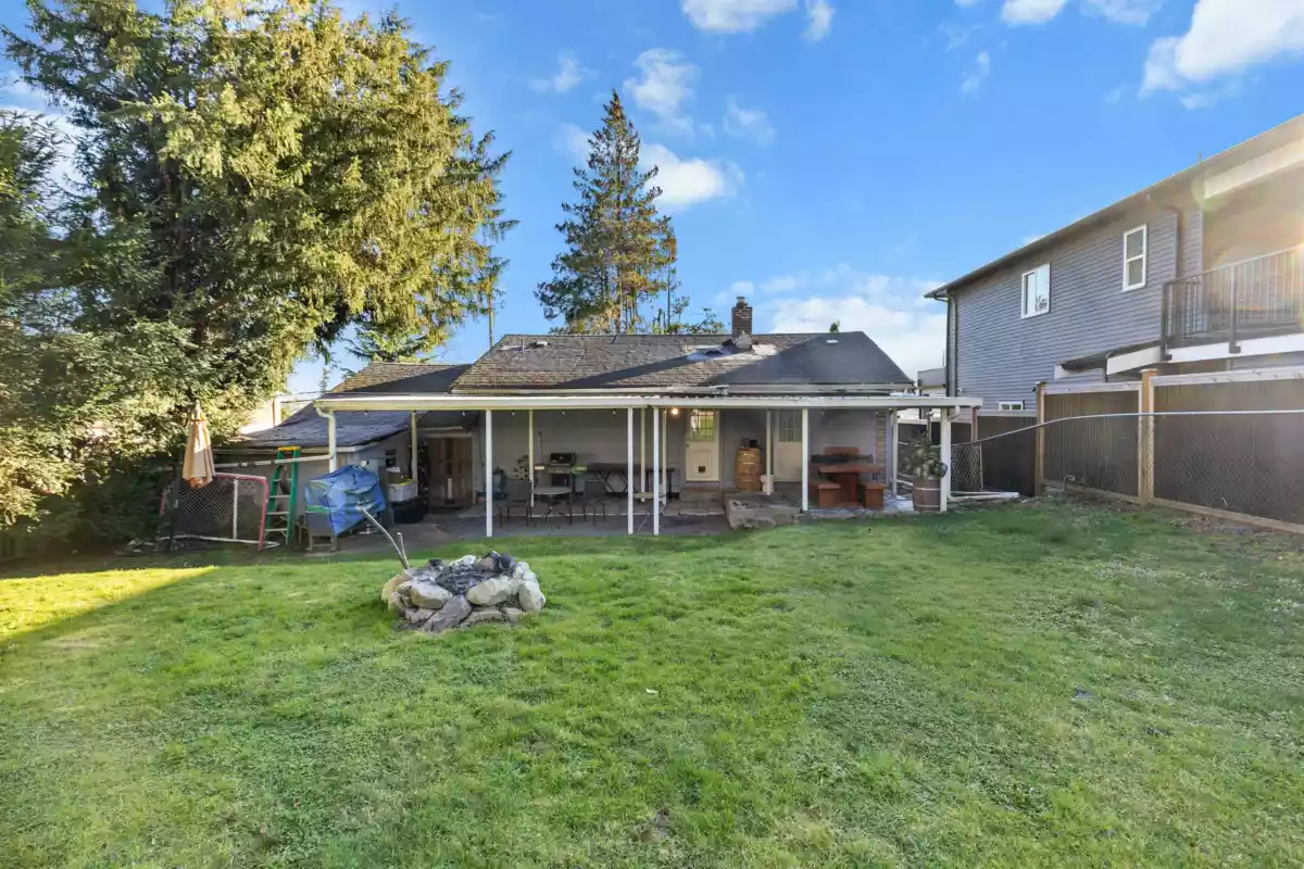 Basement Recreation Room Photo of 32739 Fraser Crescent, Mission, BC